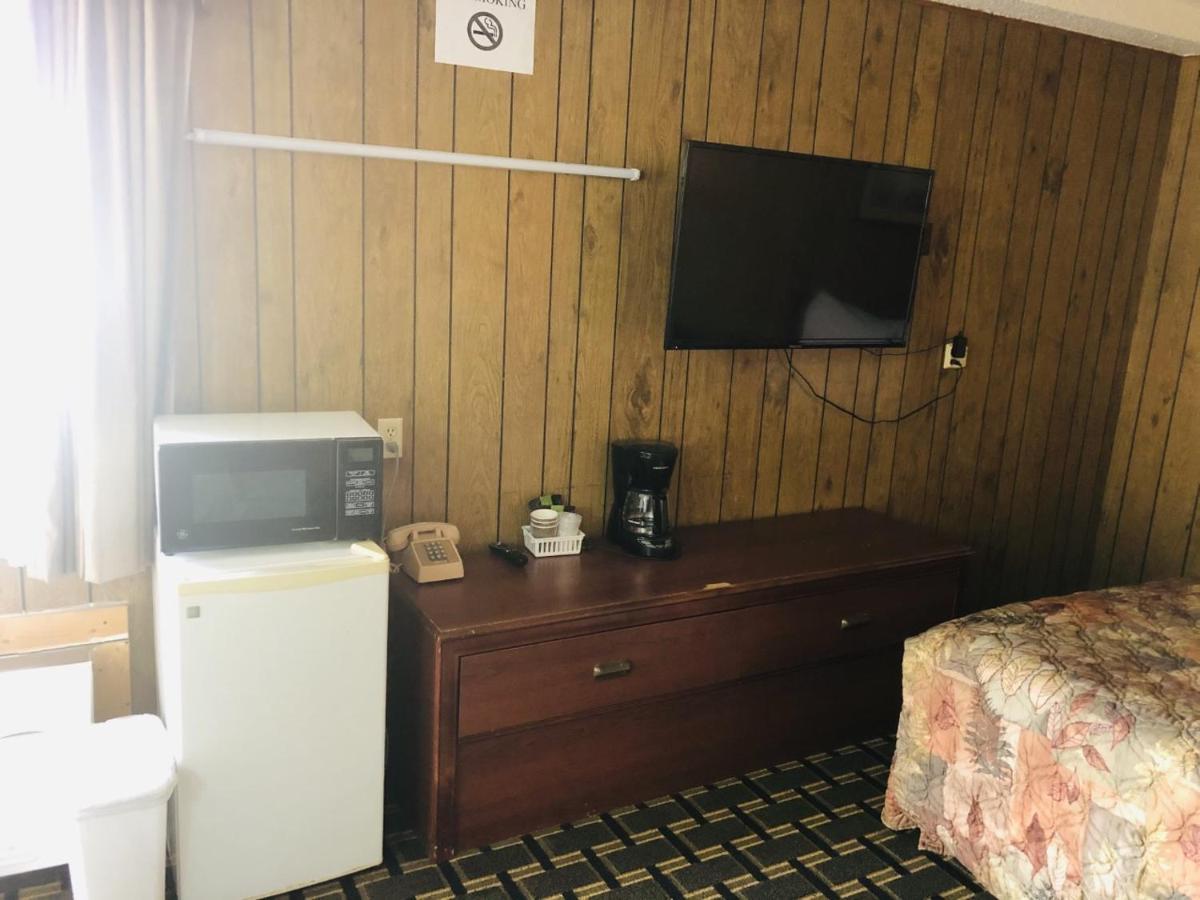 Big 12 Motel Broken Bow Esterno foto