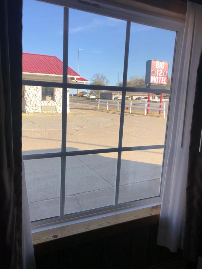 Big 12 Motel Broken Bow Esterno foto
