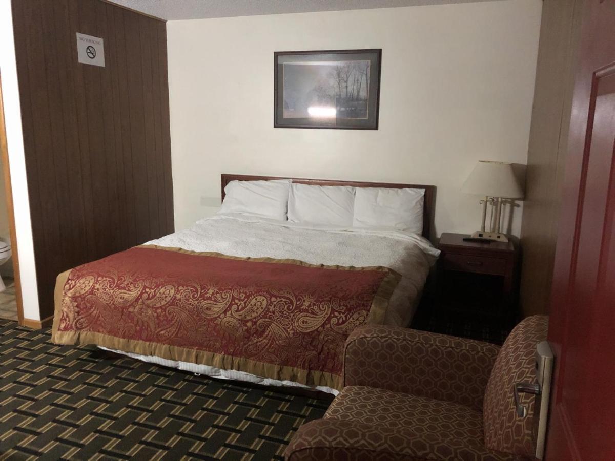 Big 12 Motel Broken Bow Esterno foto