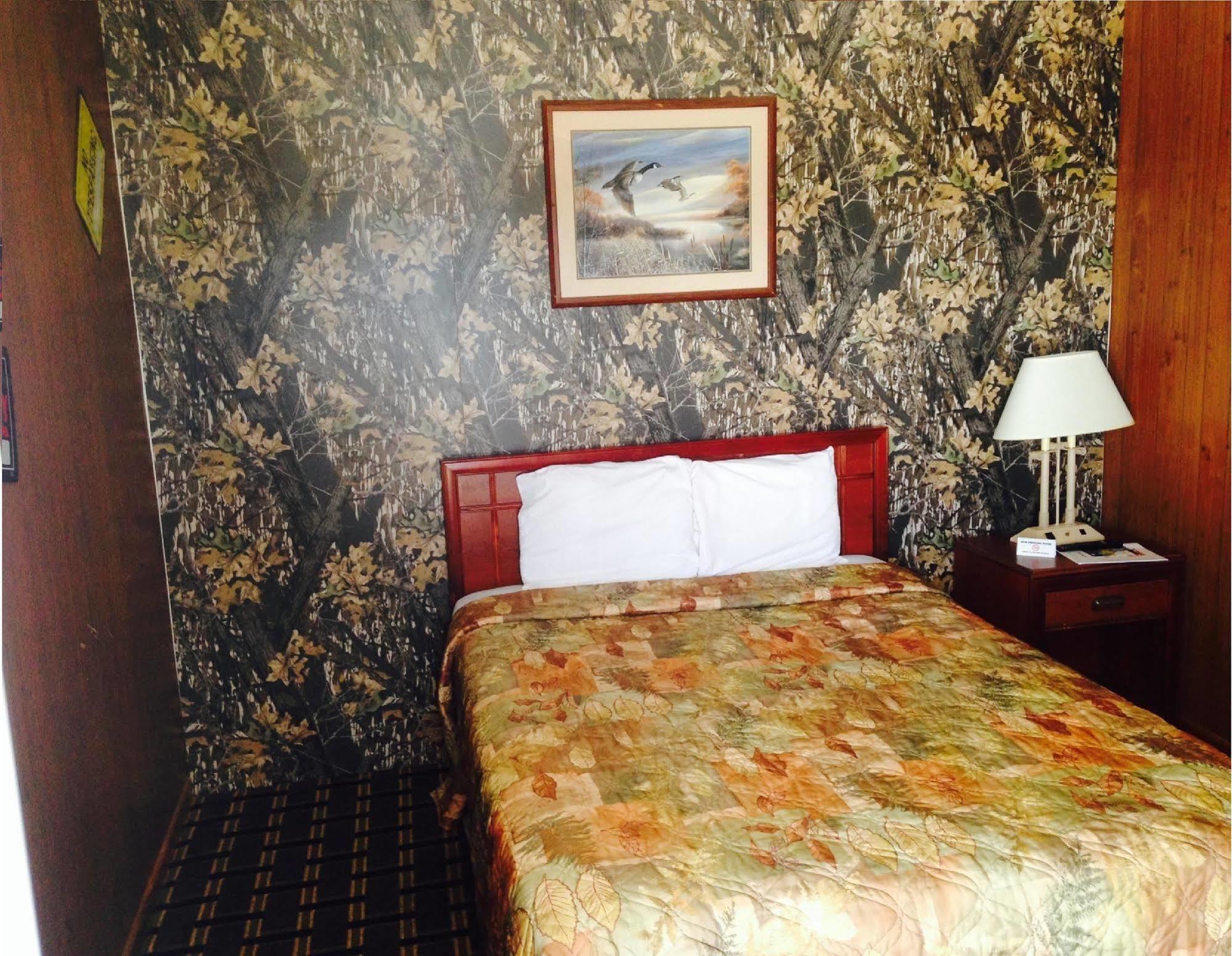 Big 12 Motel Broken Bow Esterno foto